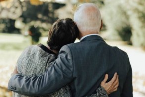 Visitation and Funeral Etiquette: 10 Things You Shouldn&#8217;t Do at a Funeral